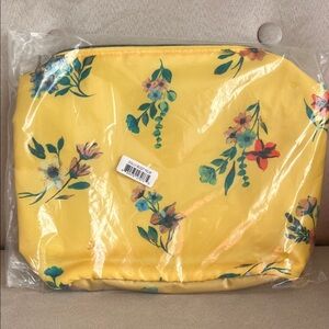NWT Lug Dolly Cosmetic Case in Bouquet Yellow💐